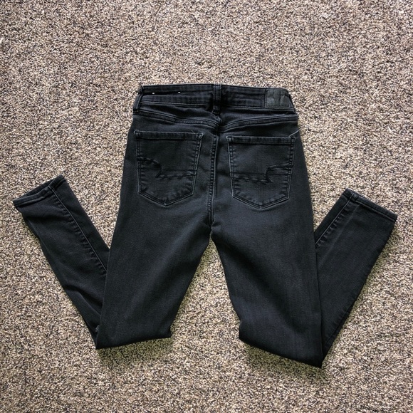 Women’s American Eagle Black Ripped Jeans 4 Short - Picture 5 of 7